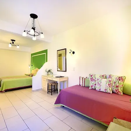 Pelican Otel